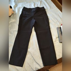 Apt 9 Black Capri pants